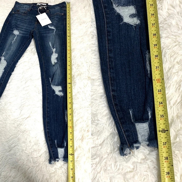 KANCAN jeans Mid Rise Ankel Destoyed Skinny Jeans, 5/26. New with tag - Picture 3 of 16
